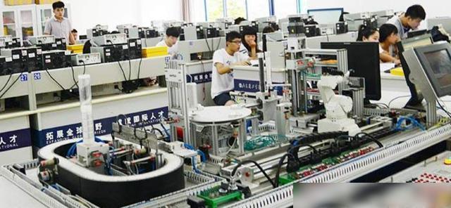 这所大学"太淘气",要把"大学"改成"学院",网友:还是年轻